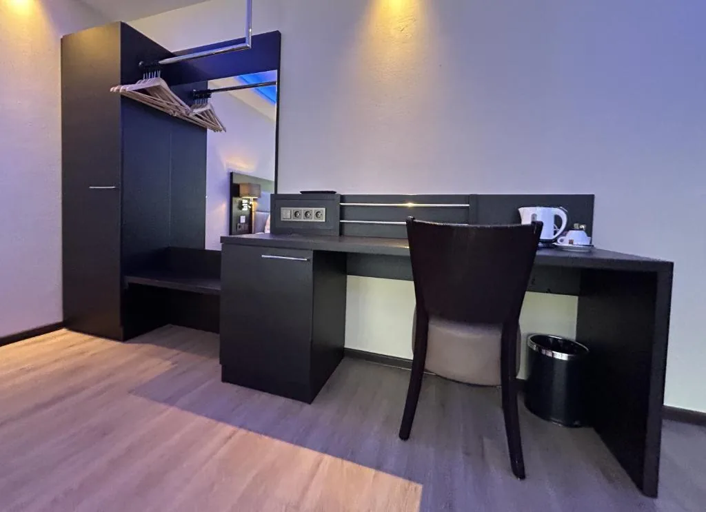 Comfort Dreibettzimmer — Zi Hotel Karlsruhe